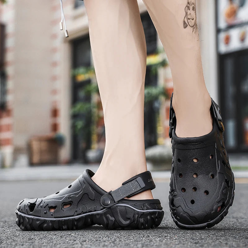 New 2024 Summer Thick Bottom Fashion Sandals Men Casual Beach Shoes Hollow-Out Garden Clogs Outdoor Slippers Solid EVA Sandal